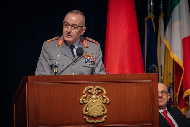 Gen. Carsten Breuer
