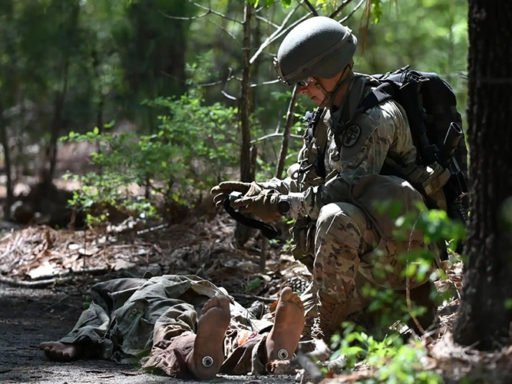 Soldiers strive for expert badges